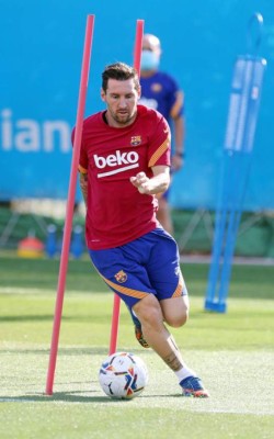 Con una novedad y a todo vapor: Así fue el entrenamiento del Barcelona con el regreso de Messi