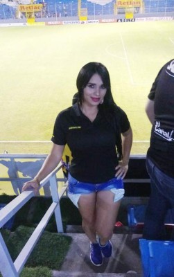 Rouse Fuentes, la explosiva aficionada de Marathón que festeja la novena