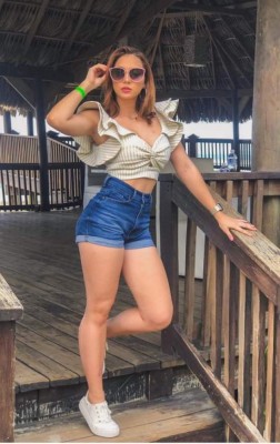 Keissy Zumbado, la bella exmiss Costa Rica aficionada de Saprissa que vive en Honduras