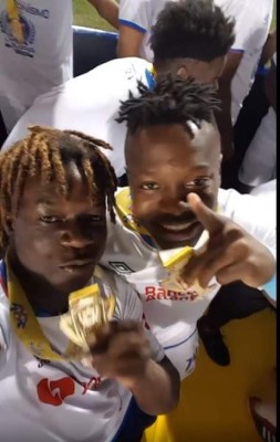 La Taflo, el comediante hondureño que confundieron con jugador de Olimpia ¡Hasta medalla recibió!