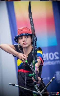 Valentina Acosta, hermosa colombiana que flechó corazones en el tiro con arco de los JJOO 21