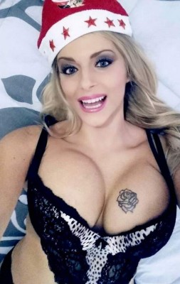 ¡INFARTANTE! Conocé a Francesca Cipriani, la aficionada más sexi de Italia