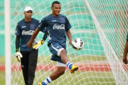 Rony Martínez quiere salvarle el riñón a Luis Suárez