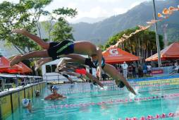 Delfines Sampedranos comenzó dominando el troneo Nacional de Piscina larga que se desarrolla en sus instalaciones.