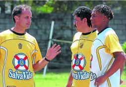 11 futbolistas extranjeros que fueron parte de Liga Nacional y después regresaron como técnicos: ¡Hay dos dirigiendo!