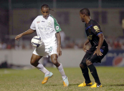 Olimpia sale vivo en su visita al Platense y está a un empate de la final