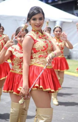 Flashazos: Derroche de belleza y caos en desfiles del 15 de septiembre en Honduras