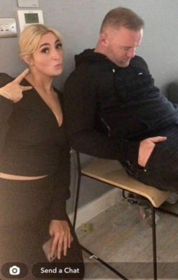 Rooney pide perdón tras el escándalo con tres mujeres y filtrarse las fotos; su esposa toma una decisión