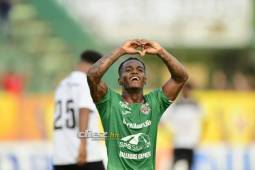 Edwin Solani Solano fue el hombre que volvió loca a la defensa del Honduras Progreso. El veloz futbolista verdolaga, incluso, se dio el lujo de marcar el cuarto.