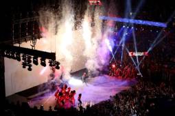 El Juego de Estrellas de la NBA fue espectacular anoche en Toronto. Kobe Bryant fue el centro de atención, Nelly Furtado cantó el himno de Estados Unidos y la afición sin duda puso el color en el Air Canada Centre.
