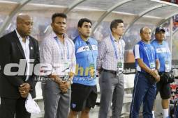 Recientemente, Carlos Pavón formó parte del cuerpo técnico del tico Hernán Medford. Pero los resultados no les acompañaron. Foto DIEZ