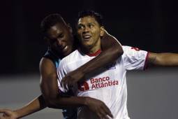 El defensor del Olimpia es dado a realizar muchas bromas con sus compañeros y ahora se sumó otro.