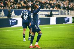 Alberth Elis celebrando su anotación ante Lille en Francia.