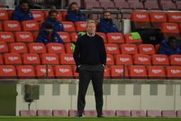 Ronald Koeman durante uno de sus encuentros en LaLiga dirigiendo desde el banquillo.