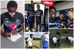 Josué Arzú fotografiándose con los futbolistas de Motagua en uno de sus entrenamientos.