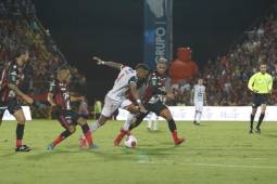 Hondureño Alex López pierde su tercera final con Alajuelense y Cartaginés es campeón de Costa Rica por primera vez desde 1940