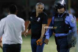 Reinaldo Clavasquín no ha podido ganar al mando del Honduras Progreso. Foto Neptalí Romero.