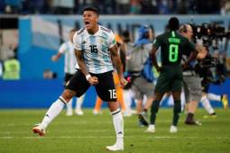 Marcos Rojo celebrando la clasificación de Argentina a los octavos de final del Mundial de Rusia.