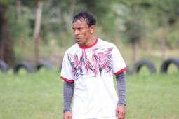 Javier Portillo concentrado en una de sus sesiones de entrenamiento en la sede del Vida en La Ceiba.