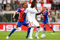 Sion disputando uno de los juegos más apasionantes del fútbol suizo ante el FC Basel.