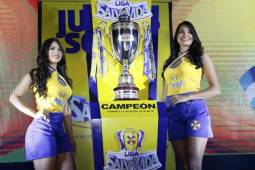 La Copa Salva Vida que se adjudicará el campeón del torneo Clausura 2018-19 fue presentada en San Pedro SUla y estará en Choluteca este sábado en el Olimpia-UPNFM.