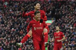 Liverpool derrota al Brentford y se coloca segundo de la Premier League; Manchester City domina todo