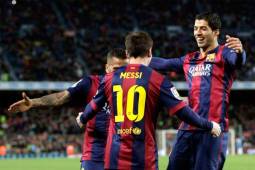 Barcelona venció a Almería en el Camp Nou con doblete de Luis Suárez. Messi anotó un tanto. Es cómodo líder de la Liga BBVA.Foto AFP.