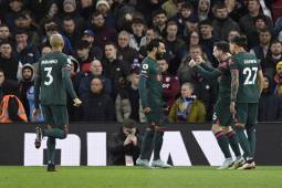 VIDEO: Liverpool derrota al Aston Villa gracias a un partidazo de Salah en el Boxing Day