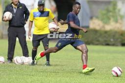 Hernán Medford no debe temer por la salud de Darixon Vuelto, quien después de sufrir un duro golpe en la rodilla ante Platense se reporta listo para recibir a Real de Minas.