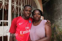 Marvin Bernárdez junto a su madre durante una de las entrevistas a Diario Deportivo Diez.