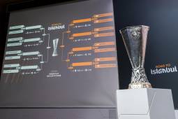 La Europa League también confirma sus enfrentamientos en playoffs: dos duelos estelares