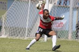 Portero: Donis Escober