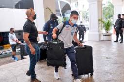 Momento de la llegada de la Selección de Honduras a San Salvador.