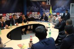 El sector arbitral podrá estar en las elecciones del 22 de marzo de Fenafuth. Los Ã¡rbitros (centrales) FIFA de Honduras son: Ãscar Moncada, Said MartÃ­nez, Melvin Matamoros, RaÃºl Castro y HÃ©ctor RodrÃ­guez.Los asistentes, que recibieron su gafete son: Christian RamÃ­rez, Walter LÃ³pez, Ãscar VelÃ¡squez, Omar Leiva, JesÃºs TÃ¡bora, Erick Coello, Ãscar Cruz y Melvin Cruz.Las mujeres Ã¡rbitros FIFA son: Melissa Pastrana y Yissel Guerra; y las asistentes: Shirley Perello y Nancy Castillo.