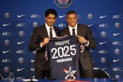 Nasser Al-Khelaïfi estuvo en la conferencia de prensa de Mbappé y dio detalles del acuerdo.