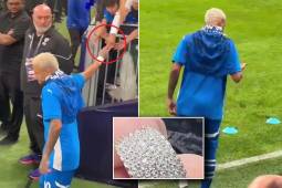 Insólito: aficionado saluda a Neymar, le termina robando el anillo y lo pone en venta
