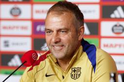 Hansi Flick lanza tremendo dardo al Real Madrid por las amenazas a los árbitros: No cuidarlos, es no tener fair play...