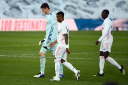 Levante derrota al Real Madrid en el Di Stéfano y lo deja muy complicado en la liga española.