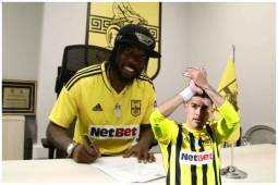 Gervais Yao Kouassi será una de las alternativas en la ofensiva del Aris Salónica, quien ahora será compañero de Luis Palma.