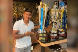 El dalantero Iván López no escondió su emoción y seguirá vistiendo los colores del monarca del fútbol hondureño, Motagua