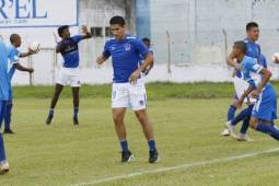 El defensor Johnny Leverón, durante uno de sus entrenamientos con el Olimpia en la pretemporada. Neptalí Romero.