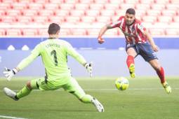 Luis Suárez abrió el marcador en el derbi madrileño para poner a ganar 1-0 al Atlético de Madrid frente al Real Madrid.