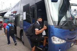 Una de las bajas sensibles es la de su entrenador, Hernán “La Tota” Medina, quien no cuenta con su documento y se ha realizado el respectivo trámite para que pueda ser entregado en las próximas horas.