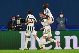 Juventus consigue tres puntos más para seguir líder de su grupo en Champions.