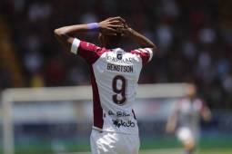 Jerry Bengtson salió expulsado al cierre de los primeros 45 minutos del juego del Herediano ante Saprissa. (Foto: La Teja)