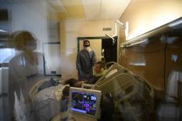 La nueva cepa del covid-19 puede ser un 70% más contagiosa, según un estudio de la Escuela de Higiene y Medicina Tropical de Londres.