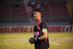 Ricardo Canales durante uno de sus juegos con el Vida en La Ceiba. Foto: Edgar Witty