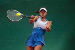 Daniela Obando es toda una atleta, dice tener el visto bueno de los médicos para practicar el tenis aún en estado de gestación.