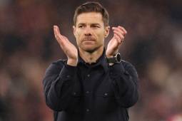 Xabi Alonso se encuentra libre y en Inglaterra lo colocan como sucesor de Arne Slot en el Liverpool.
