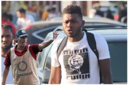 Elmer Güity llegando al Complejo de Los Palacios para el amistoso entre amigos de Wilson Palacios y Romell Quioto.